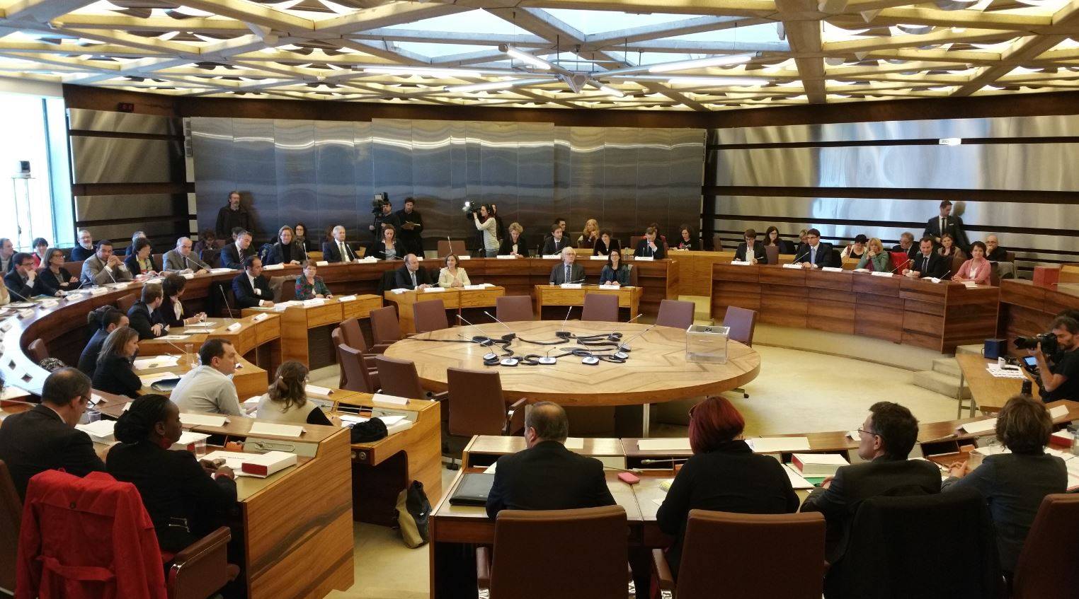 Pour une gestion autonome des collèges val-de-marnais