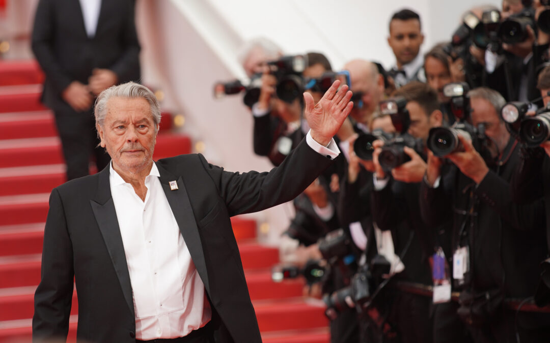 Une place Alain Delon pour célébrer le cinéma au cœur de Cannes