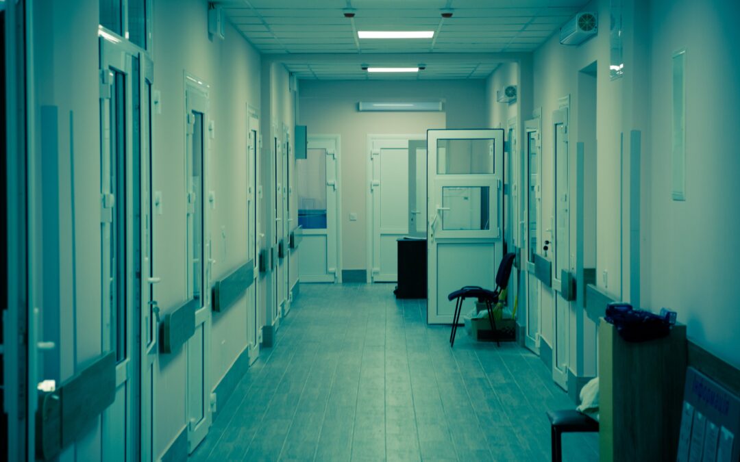 Un incendie dans le service des urgences de l’hôpital d’Hyères fait un mort