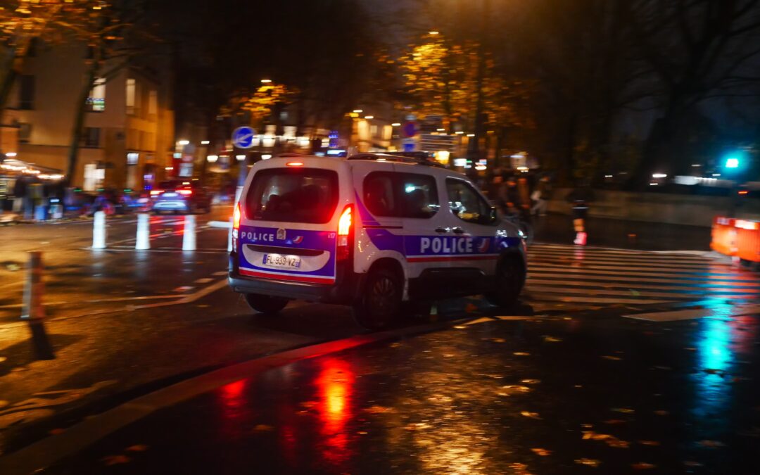 Une femme de 44 ans assassinée à Menton : son compagnon en fuite après un drame qui bouleverse le quartier