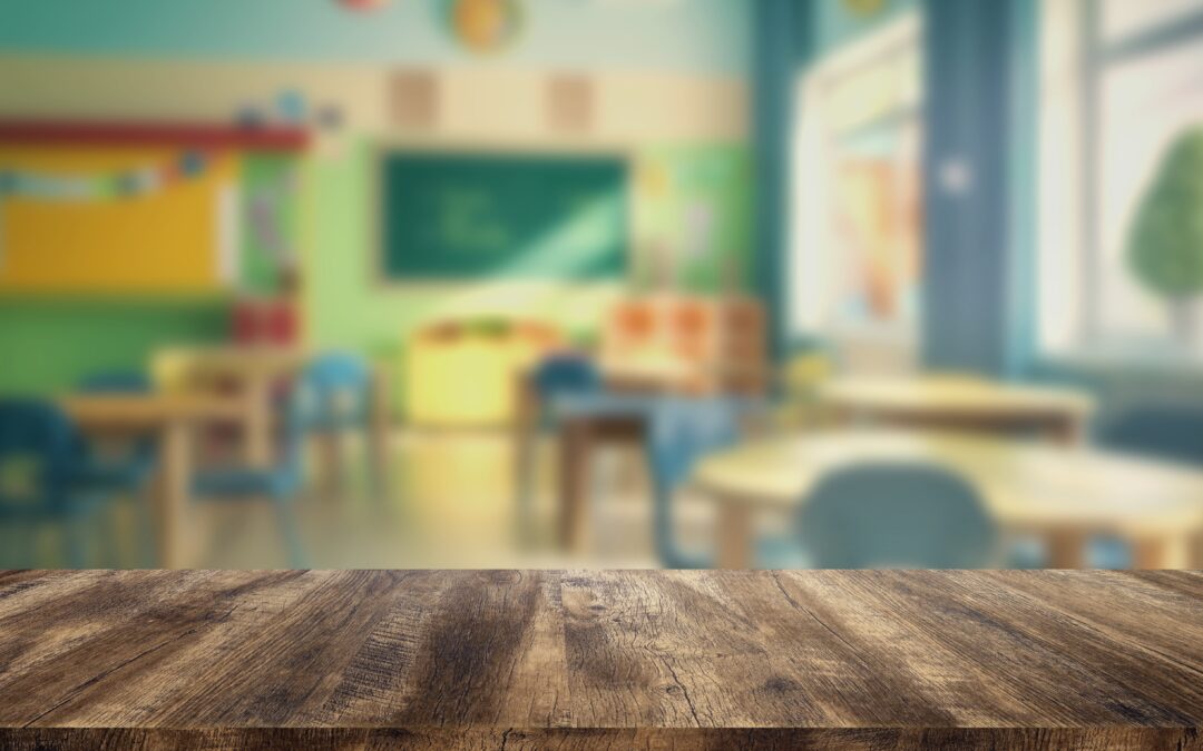 Dans les Alpes-Maritimes, des élus se déguisent en écoliers pour contester la fermeture d’une classe