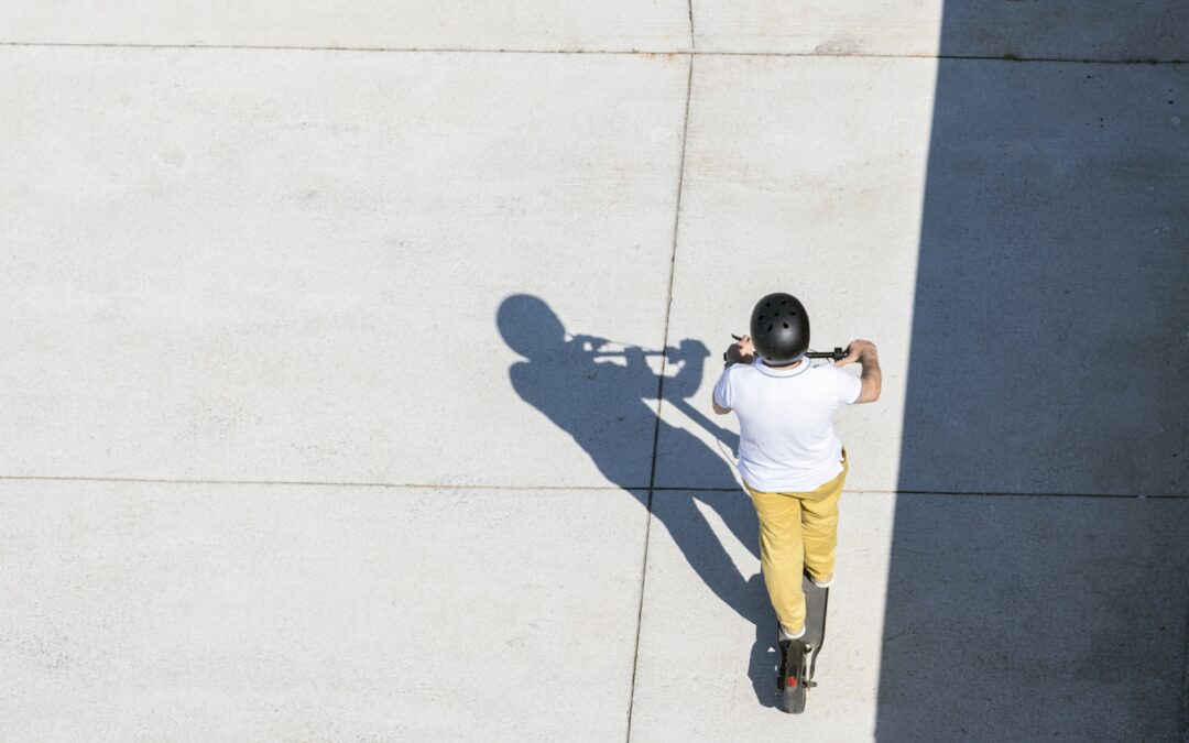 Trottinettes électriques dans les Alpes-Maritimes : casque et gilet réfléchissant obligatoires dès ce jeudi