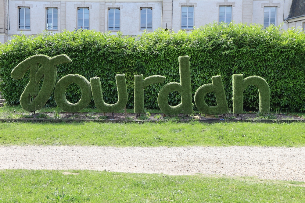 Dourdan encadre publicités et enseignes par enquête publique