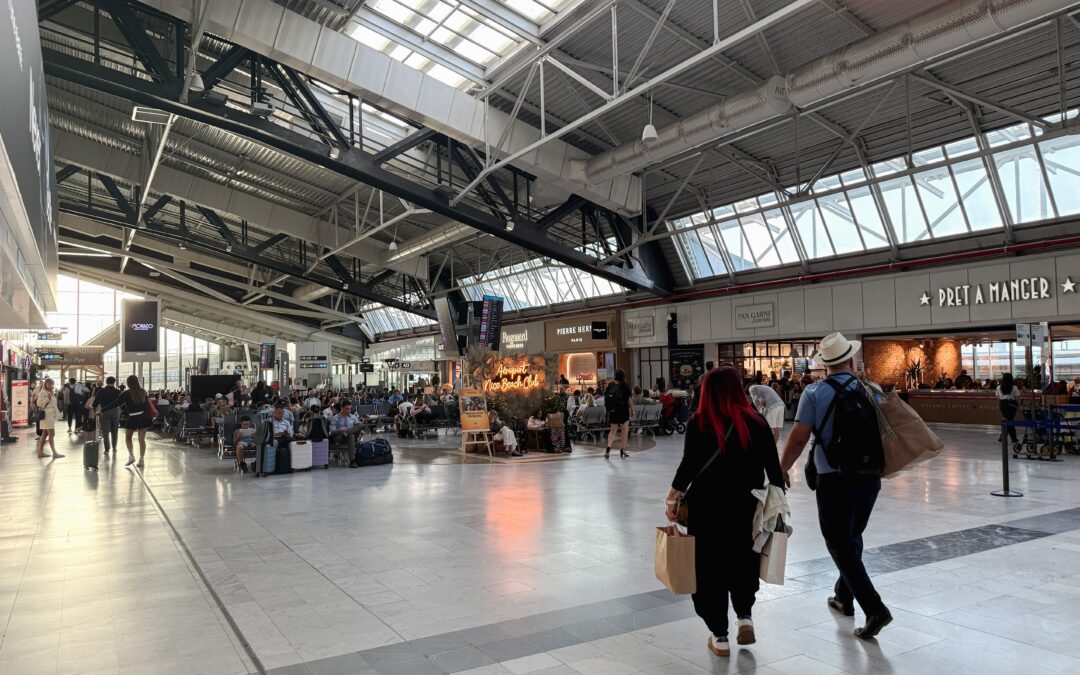 Aéroport de Nice : près d’un vol sur deux en retard cet été, la Côte d’Azur sur le podium des mauvais élèves
